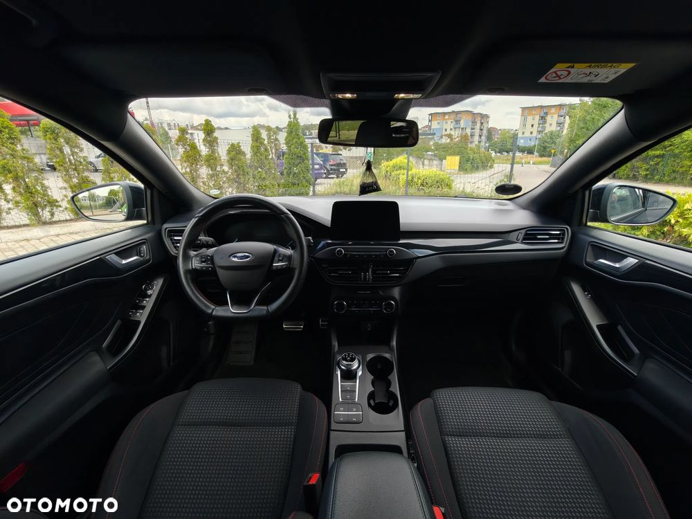Ford Focus 1.5 EcoBlue Start-Stopp-System ST-LINE DESIGN - 19