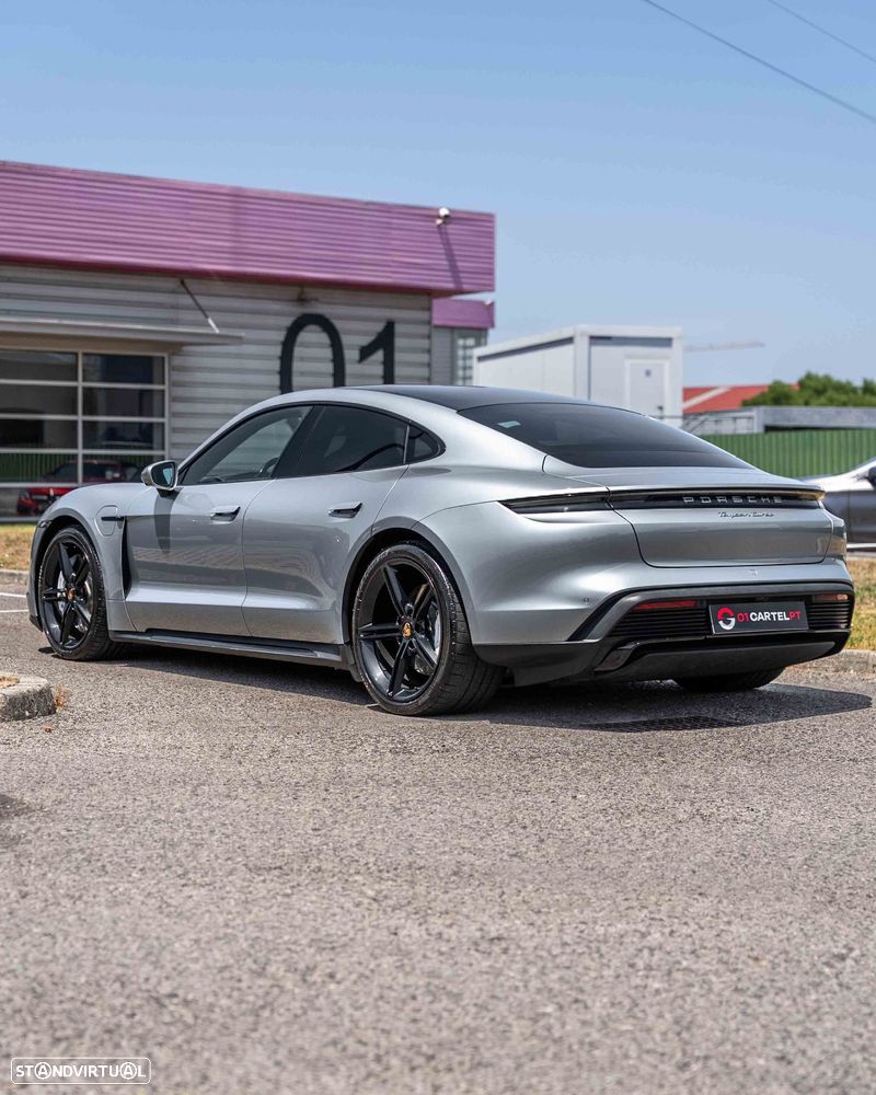 Porsche Taycan Turbo - 13