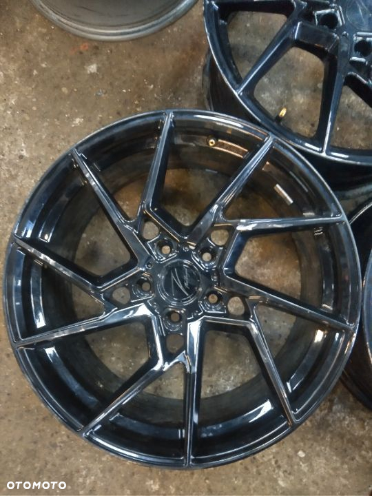 Felgi Z-Performance ZP3.1 Gloss Black 5x120 19x8.5 72.6 - 6