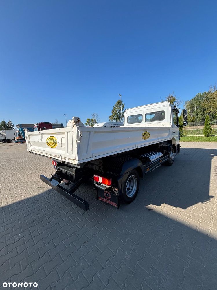 Mercedes-Benz 818 - 6