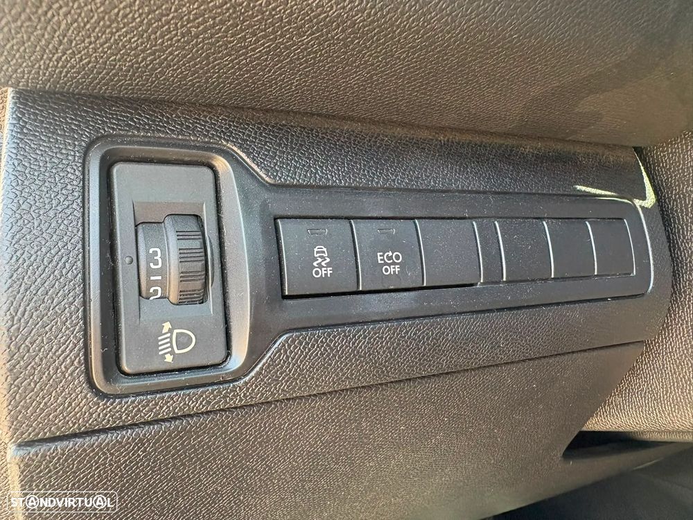 Peugeot 308 SW 1.6 BlueHDi Allure - 11