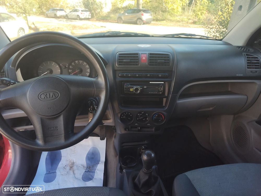 Kia Picanto - 8
