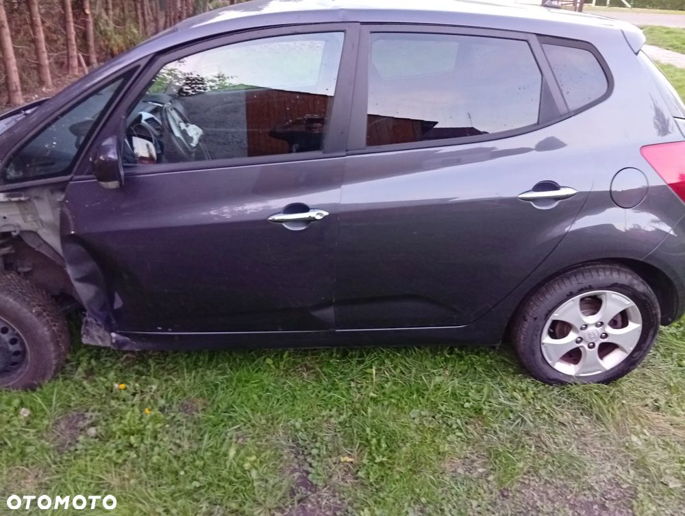 Kia Venga - 9