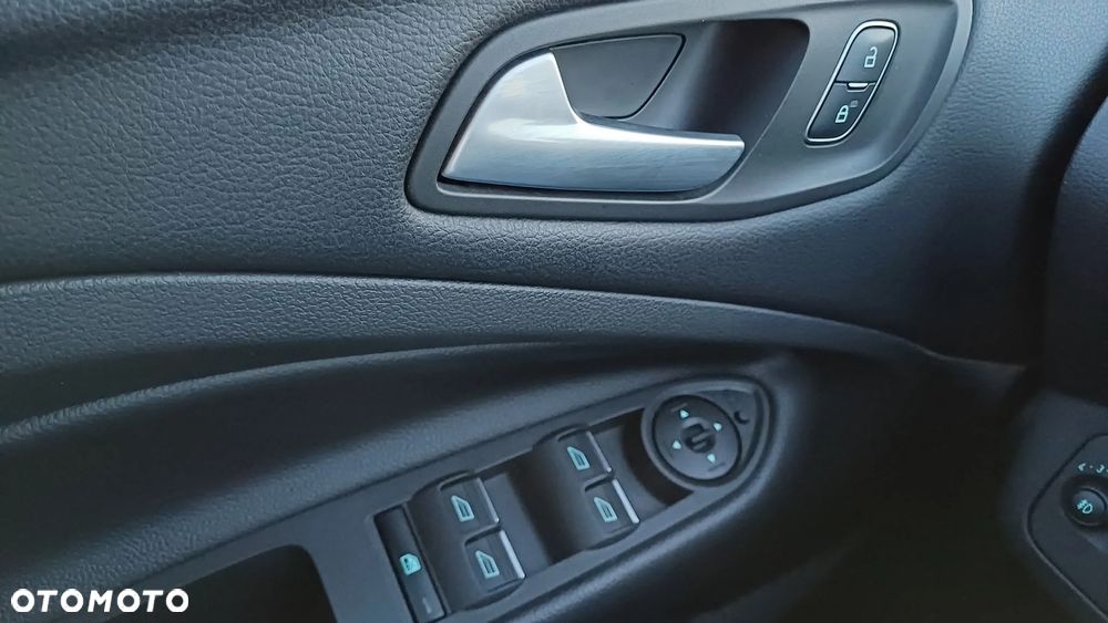 Ford Kuga 1.5 EcoBoost 2x4 Trend - 19