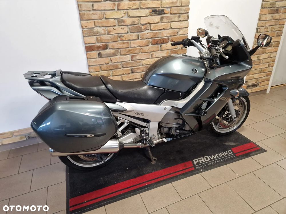 Yamaha FJR - 13