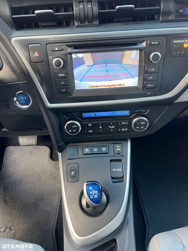 Toyota Auris 1.8 HSD Luna - 28