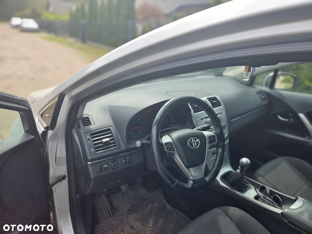 Toyota Avensis 2.0 D-4D Premium - 10