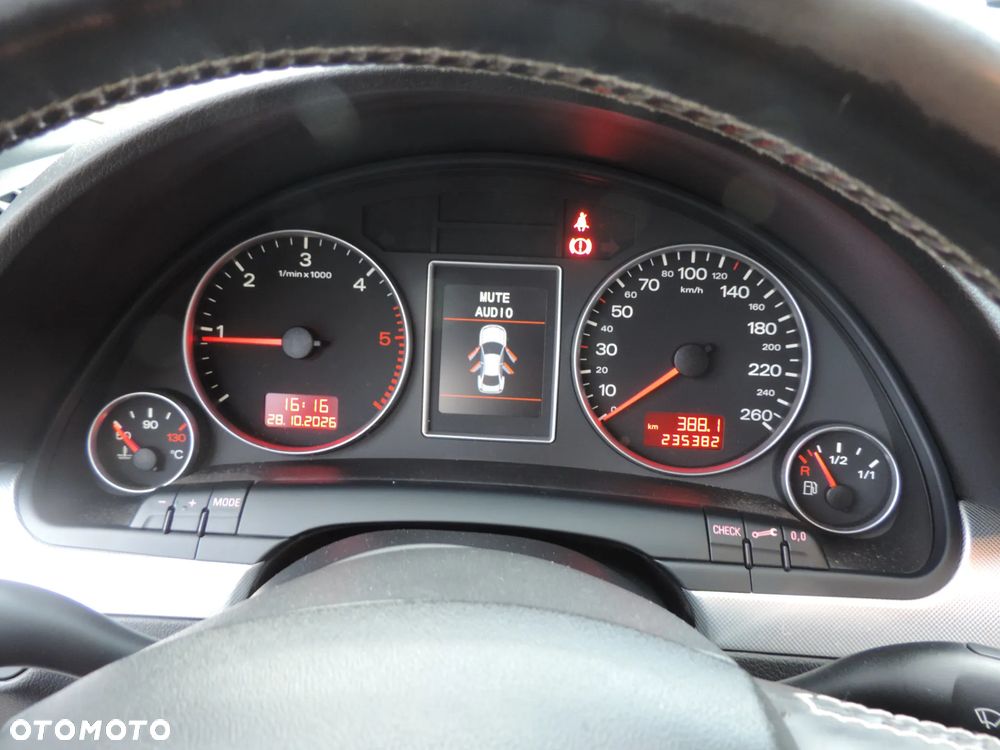 Audi A4 Avant - 10