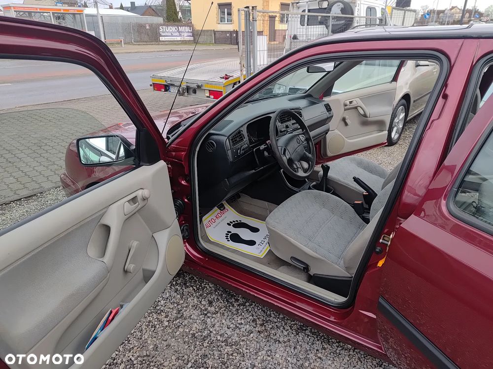 Volkswagen Golf 1.8 - 13