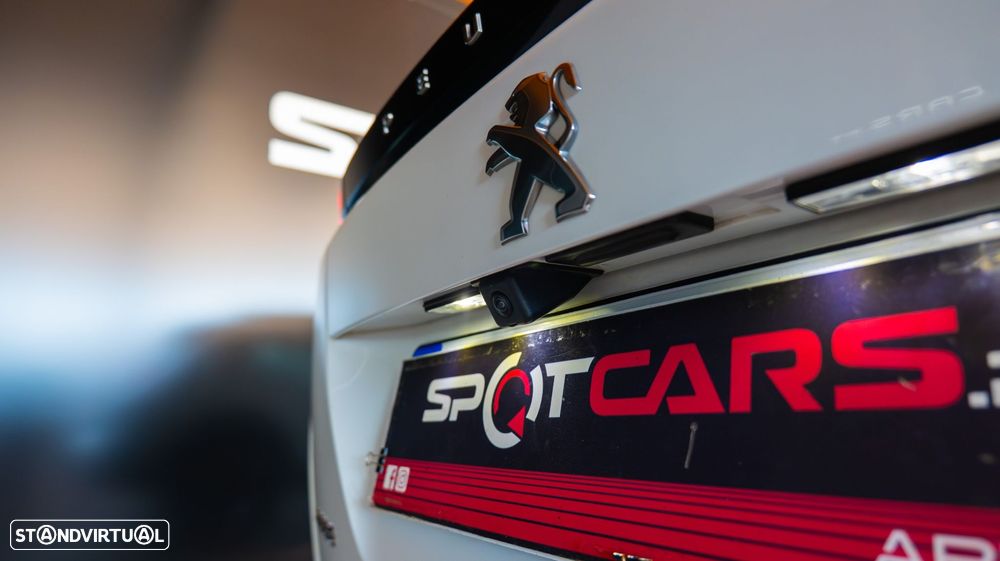 Peugeot 2008 1.2 PureTech Allure Pack EAT8 - 31