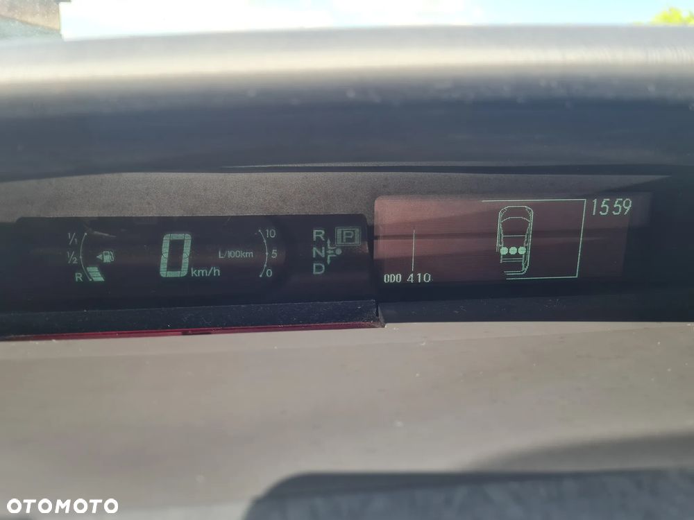 Toyota Prius (Hybrid) - 10