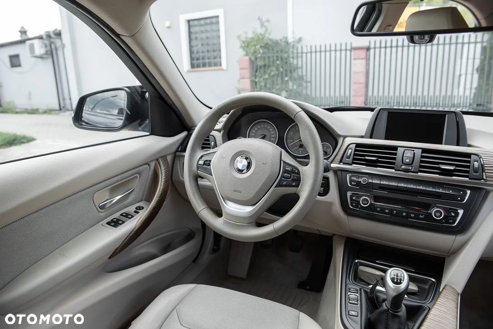 BMW Seria 3 320d Blue Performance Modern Line - 25