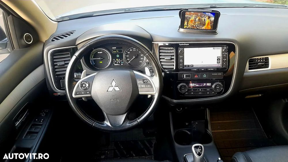 Mitsubishi Outlander 2.0 4WD - 10