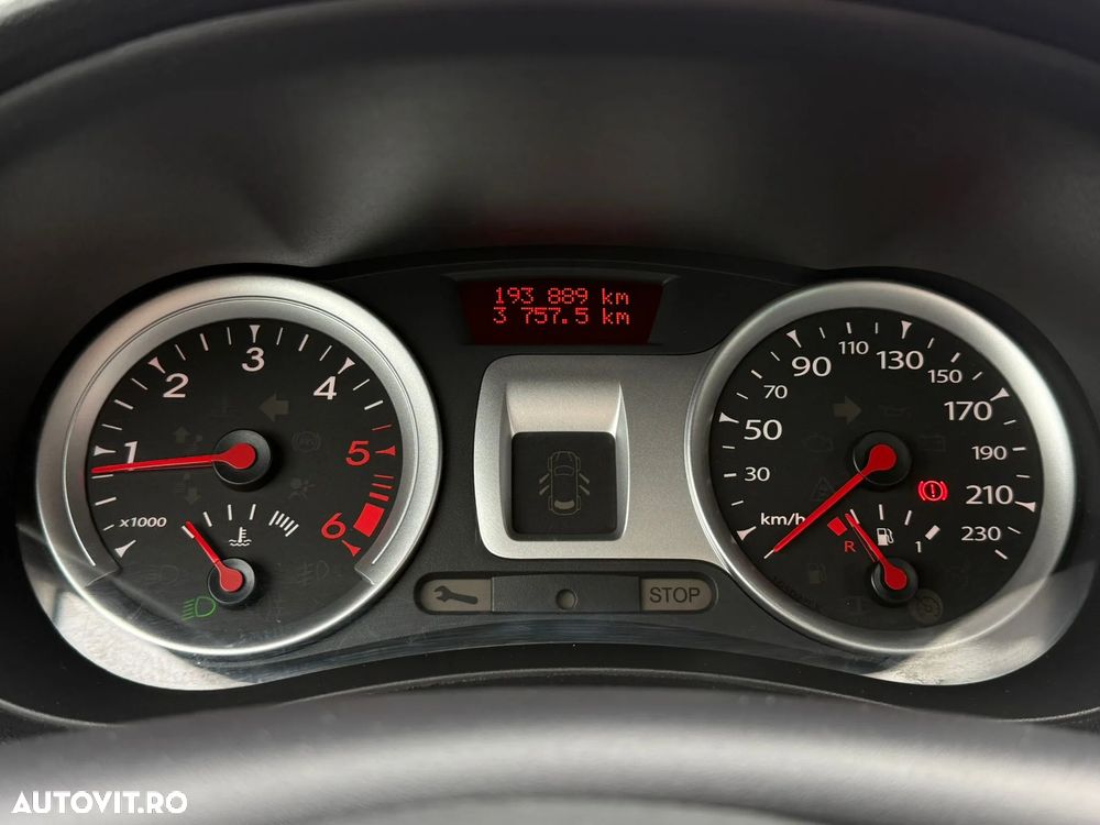 Renault Clio 1.5 dCi 90 FAP Dynamique - 11