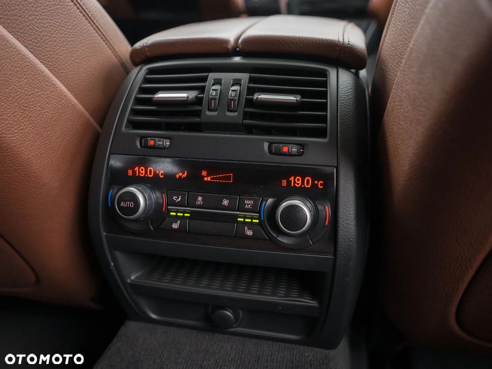 BMW Seria 5 525d Modern Line - 36
