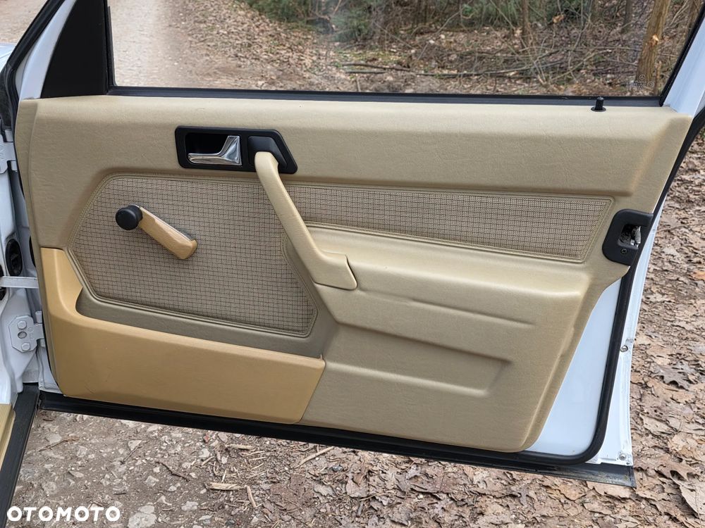 Mercedes-Benz W201 (190) - 34