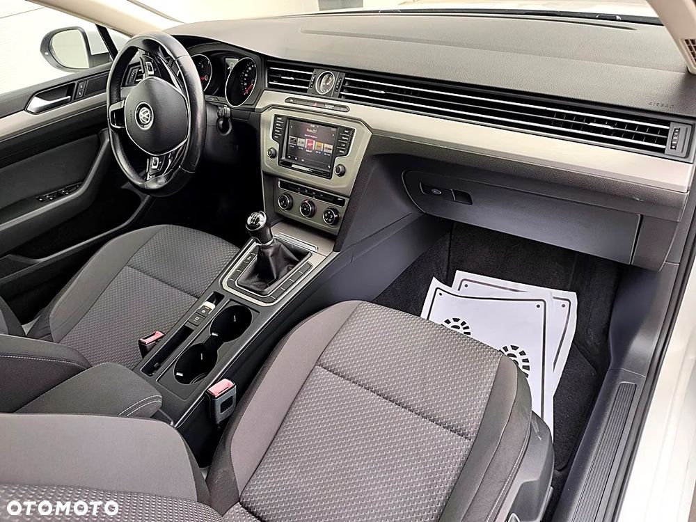 Volkswagen Passat Variant - 23