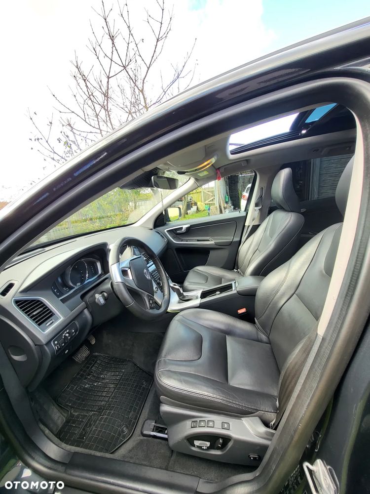 Volvo XC 60 D4 Geartronic Summum - 9