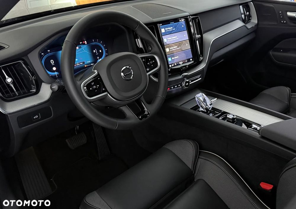 Volvo XC 60 B5 B AWD Plus Dark - 8