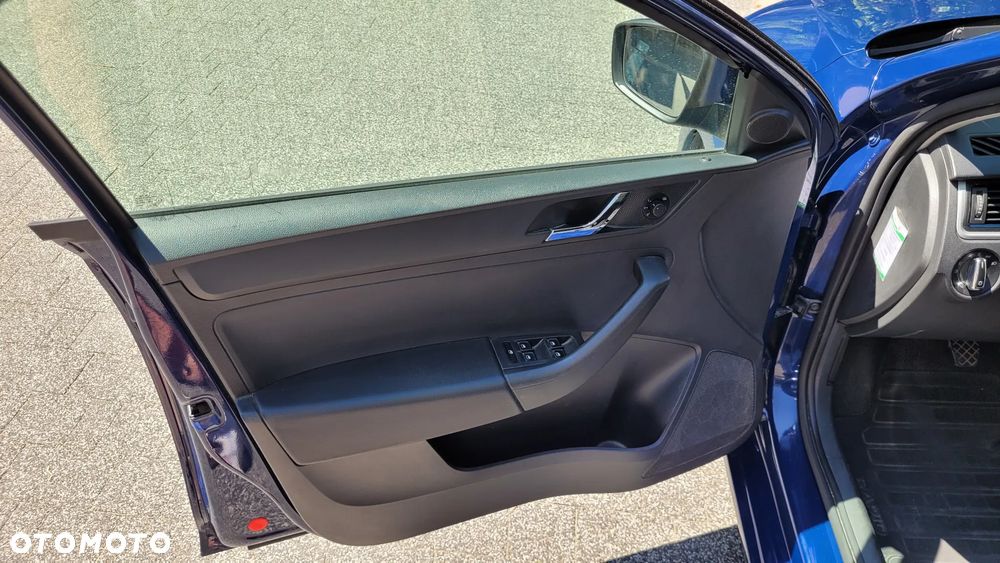 Skoda RAPID 1.2 TSI Ambition - 11