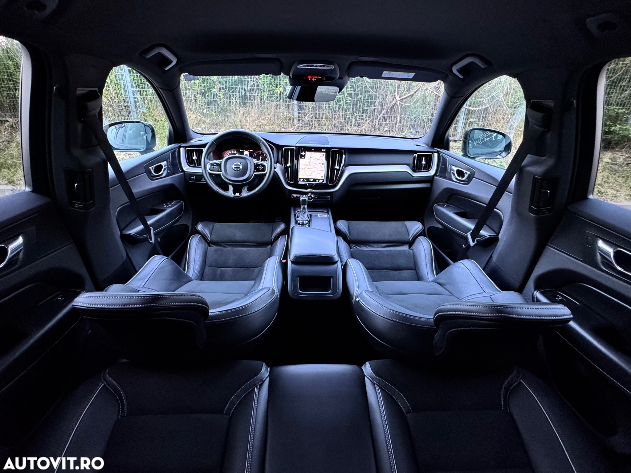 Volvo XC 60 D5 AWD R-Design - 3
