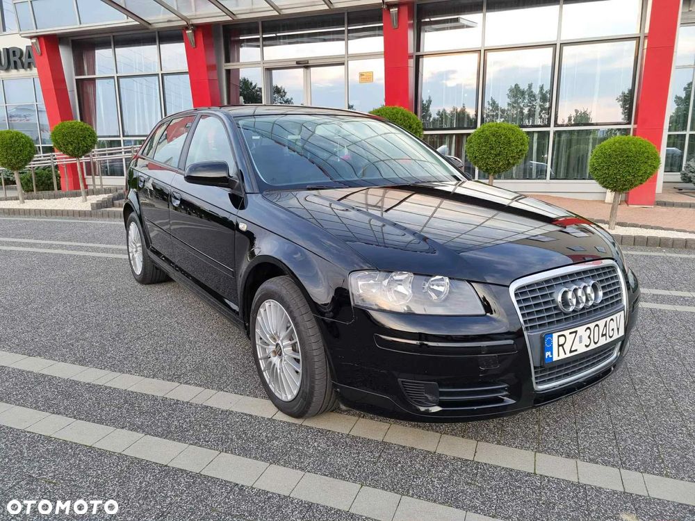 Audi A3 1.6 Ambiente - 1