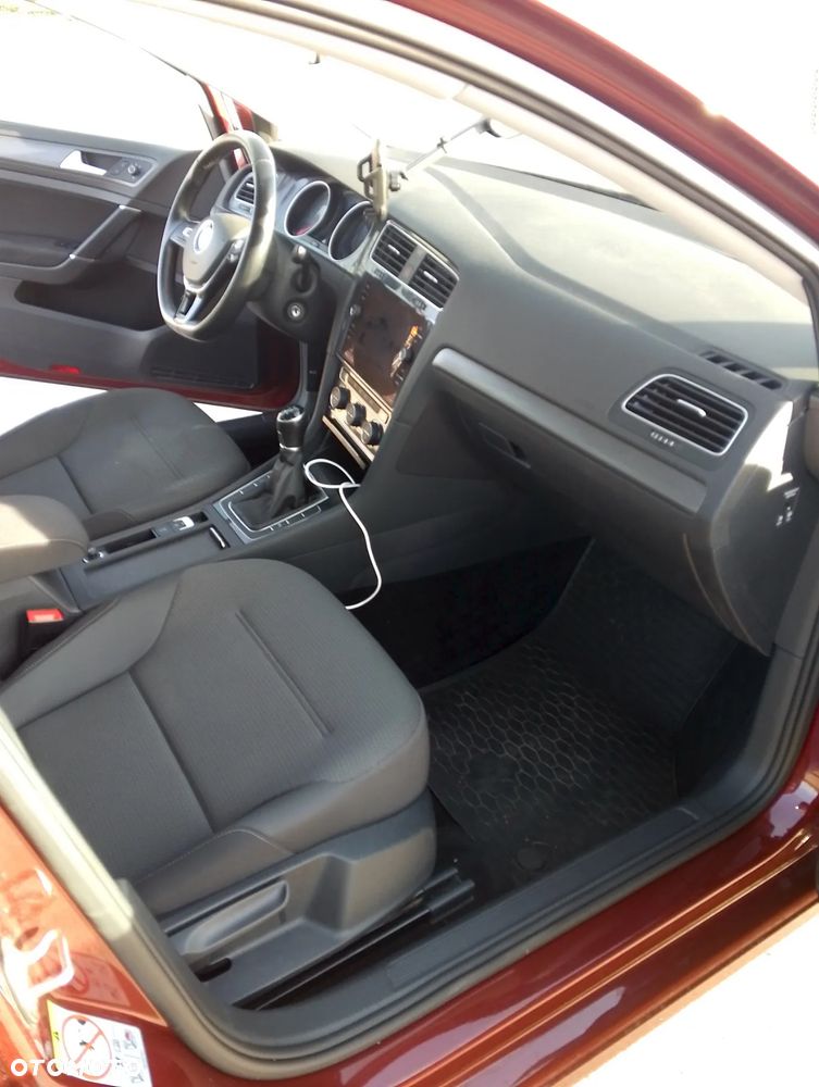 Volkswagen Golf - 24