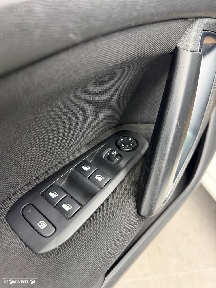 Peugeot 308 - 16