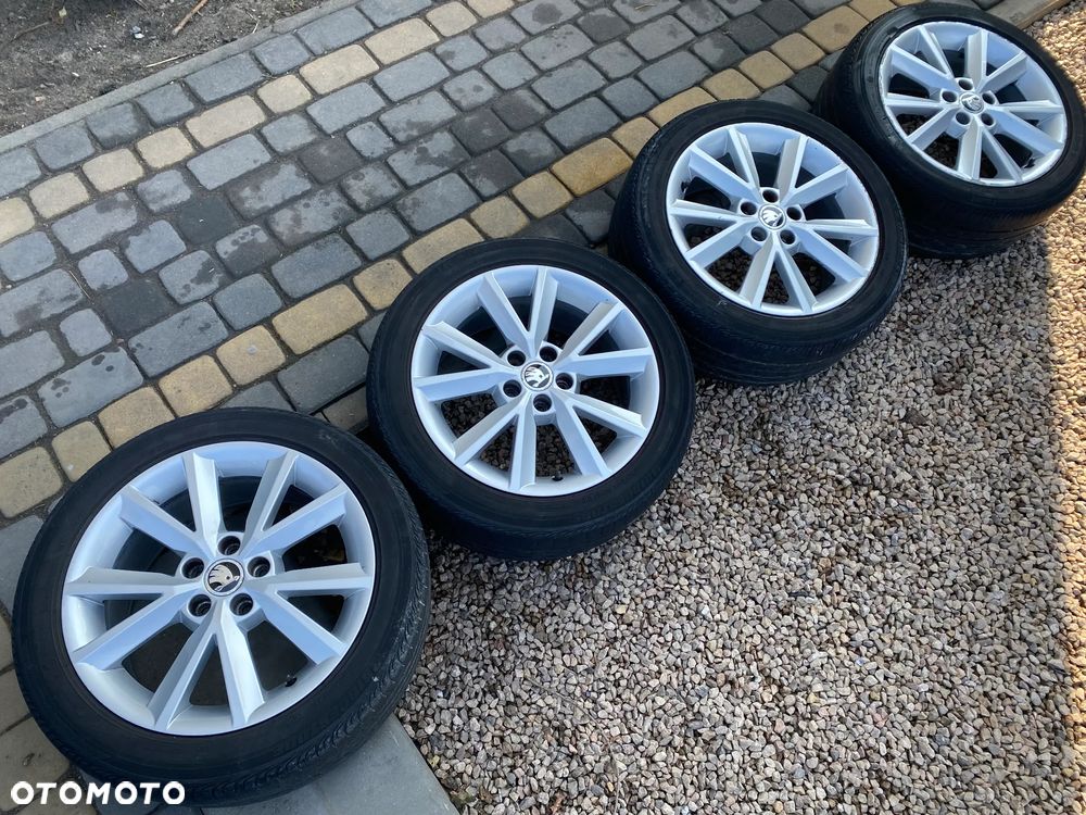 Skoda RAPID Alufelgi 16 5x100 7Jx16H2 ET46 - 1