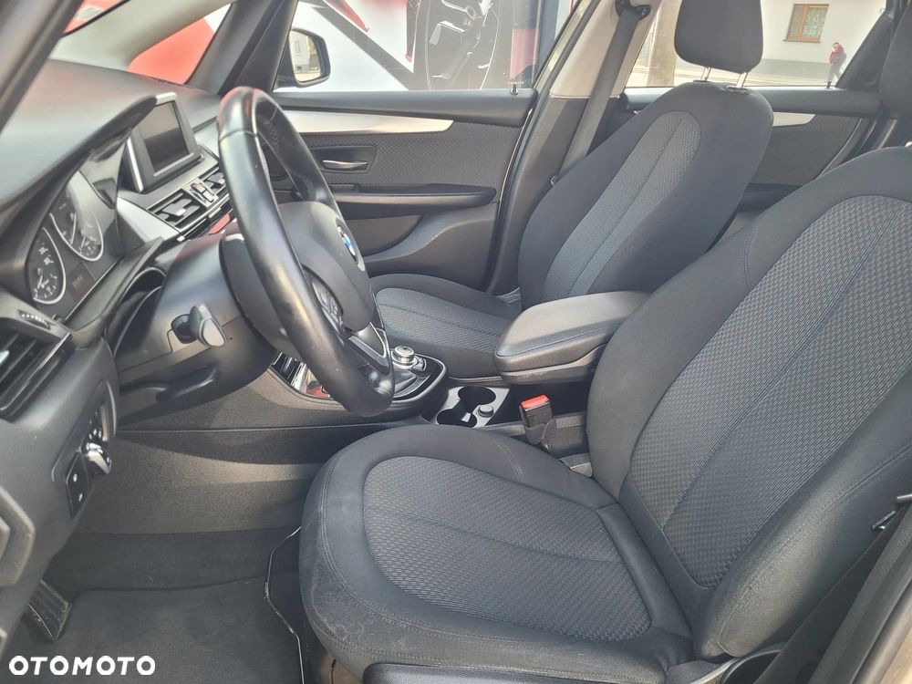 BMW Seria 2 218d - 15