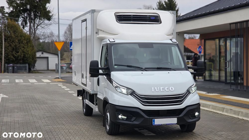 Iveco ❗️❗️DAILY 3.0 180Km 35S18 JAK NOWY ❗️❗️LIFT / CHŁODNIA MROŹNIA -32 +32 / ZASILANIE 230V / PIERWSZY WŁASCICIEL / NAVI / KAMERA COFANIA / FULL LED / TEMPOMAT AKTYWNY / GRUBA ŚCIANKA / ZABUDOWA IGLOOCAR / AGREGAT CARRIER / WERSJA WZMOCNIONA / FULL OPCJA / SERWIS ASO / SALON POLSKA /❗❗ JAK Z SALONU - NOWY -❗❗ - 14