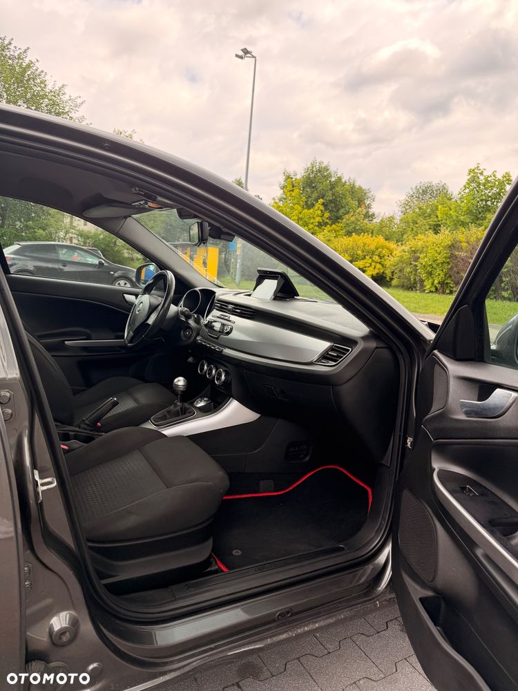 Alfa Romeo Giulietta 1.6 JTDM Distinctive - 8