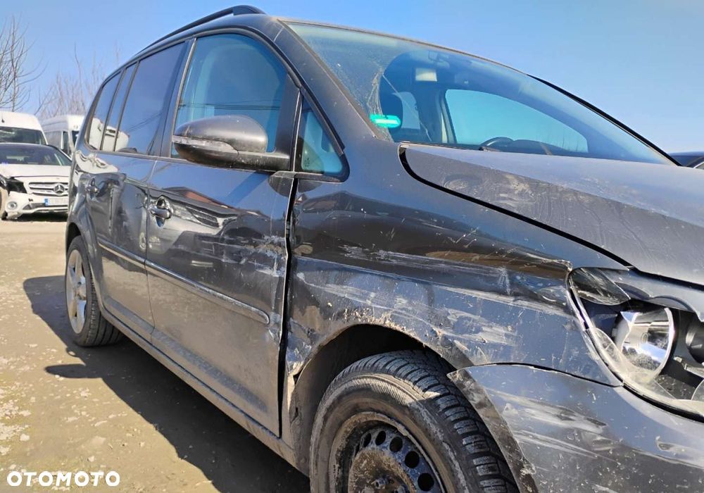 Volkswagen Touran - 25