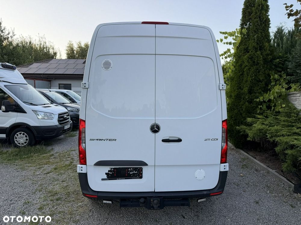 Mercedes-Benz Sprinter - 12