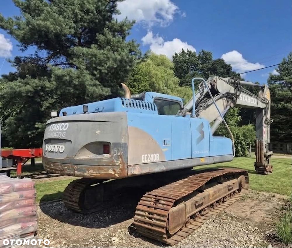 Volvo EC240B - 2
