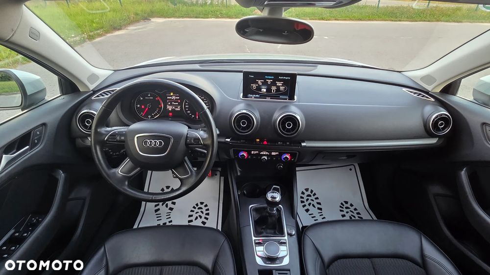 Audi A3 Sportback 2.0 TDI S line Sportpaket - 32