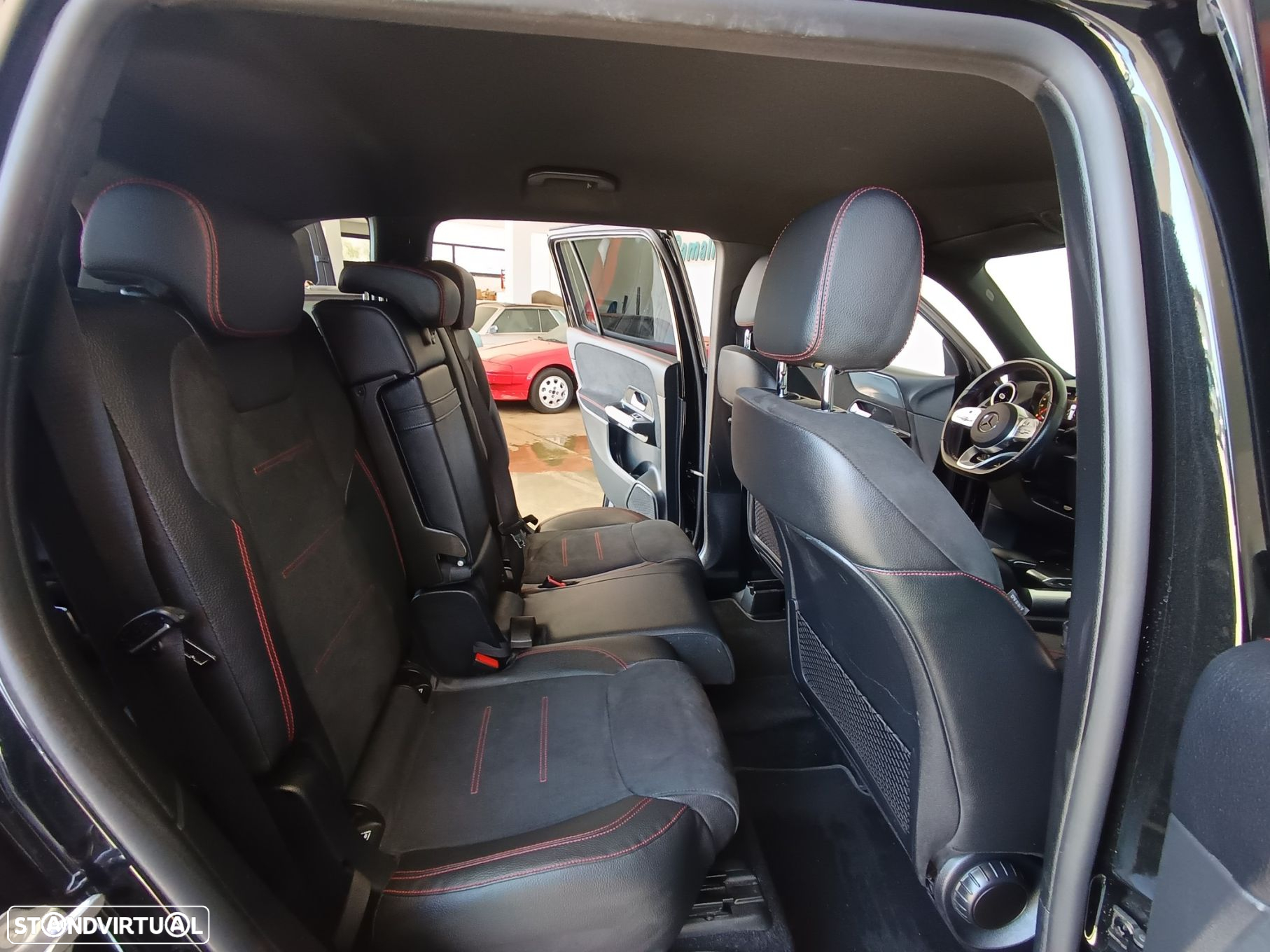 Mercedes-Benz GLB 200 d AMG Line - 35