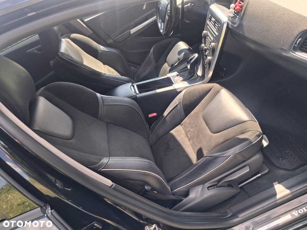 Volvo V60 D4 AWD Geartronic - 22