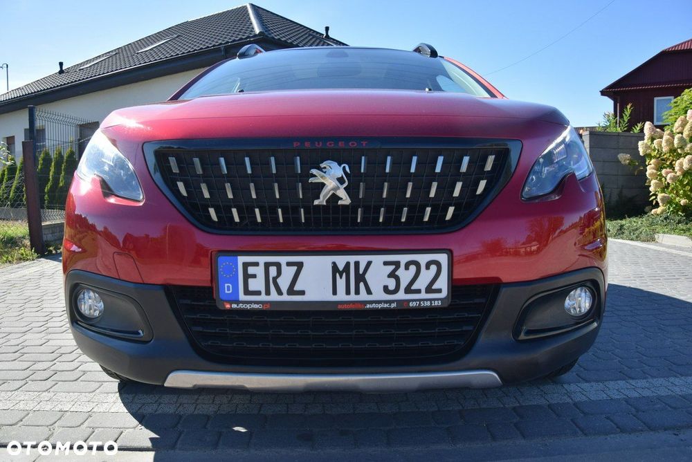 Peugeot 2008 1.2 Pure Tech Allure S&S - 6