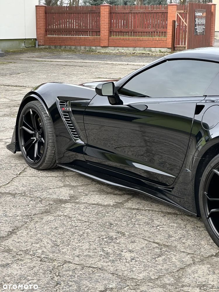Chevrolet Corvette - 4