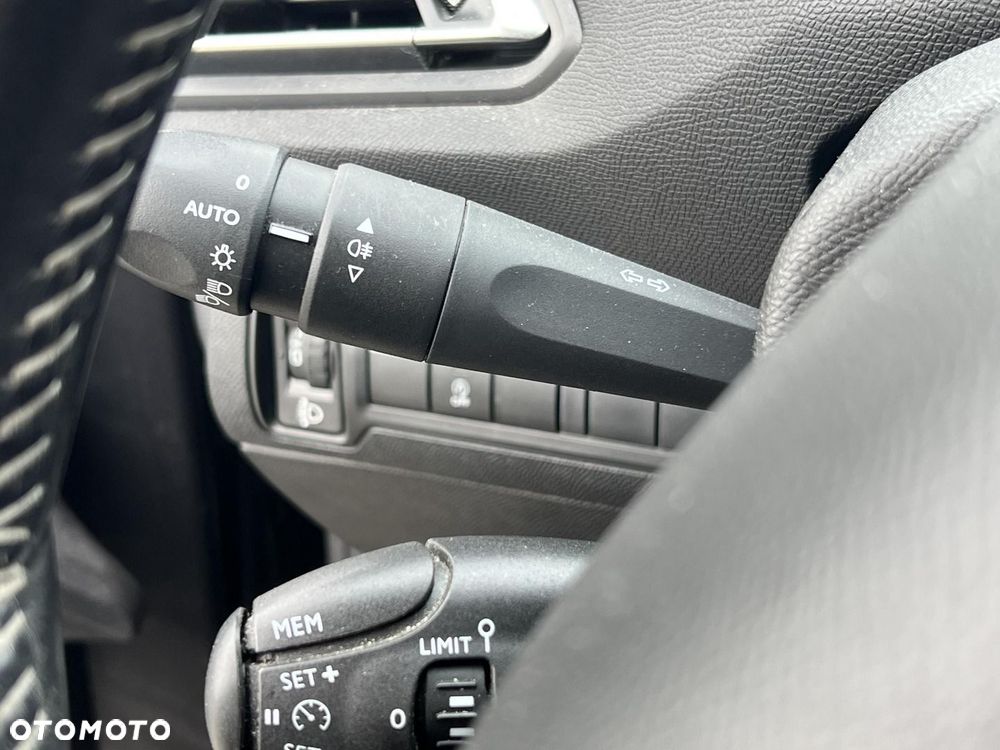 Peugeot 308 1.2 PureTech GPF Access S&S - 23