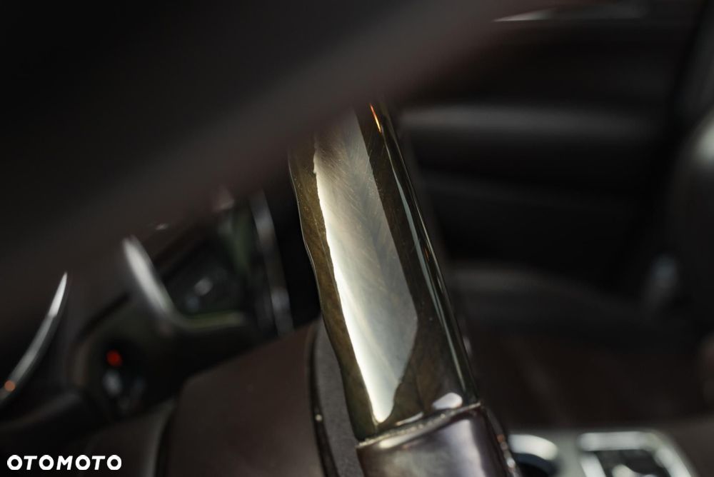 Jeep Grand Cherokee - 31