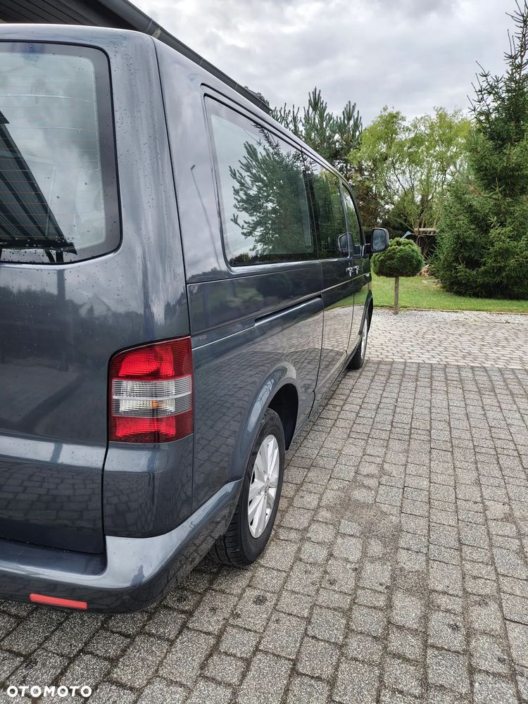 Volkswagen Caravelle - 12