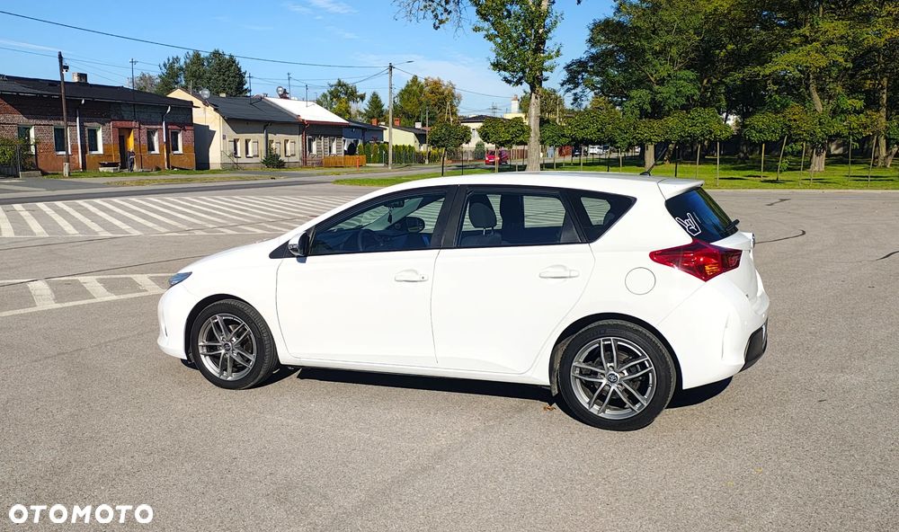 Toyota Auris - 4