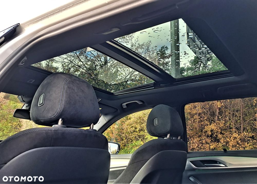 BMW Seria 5 520d Touring M Sport Edition - 29