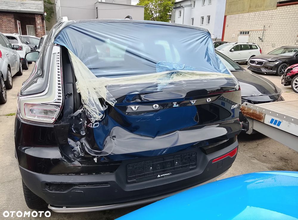 Volvo XC 40 B4 B AWD DKG Momentum Pro - 4