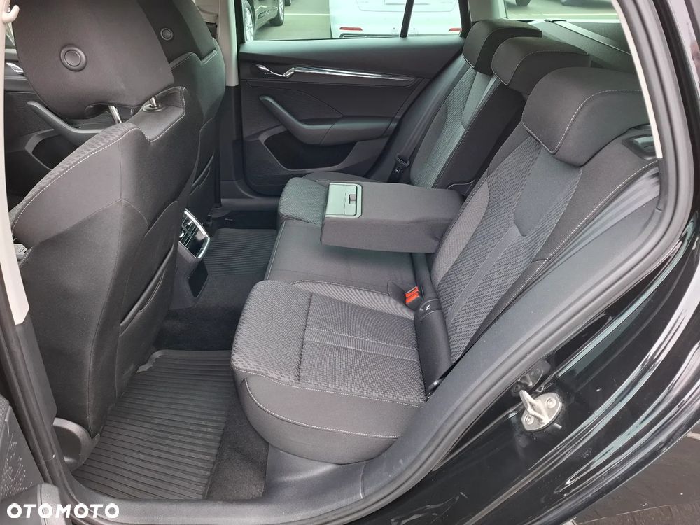 Skoda Octavia 2.0 TDI DSG Style - 12