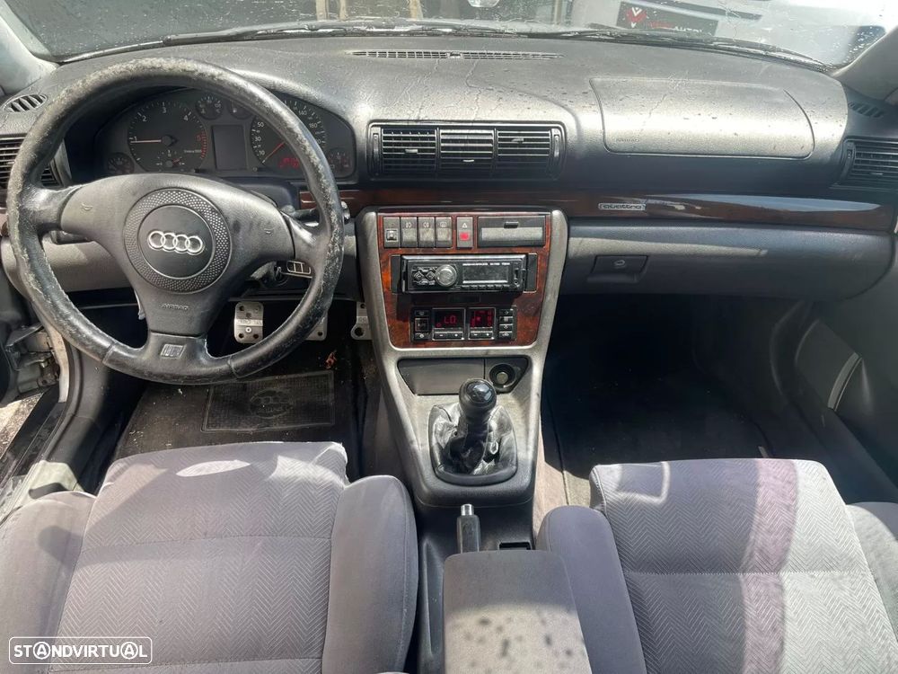 Audi A4 Avant 1.9 TDI Attraction - 13