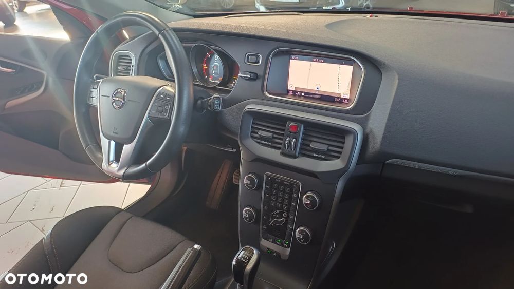 Volvo V40 Cross Country D3 Drive-E Momentum - 14