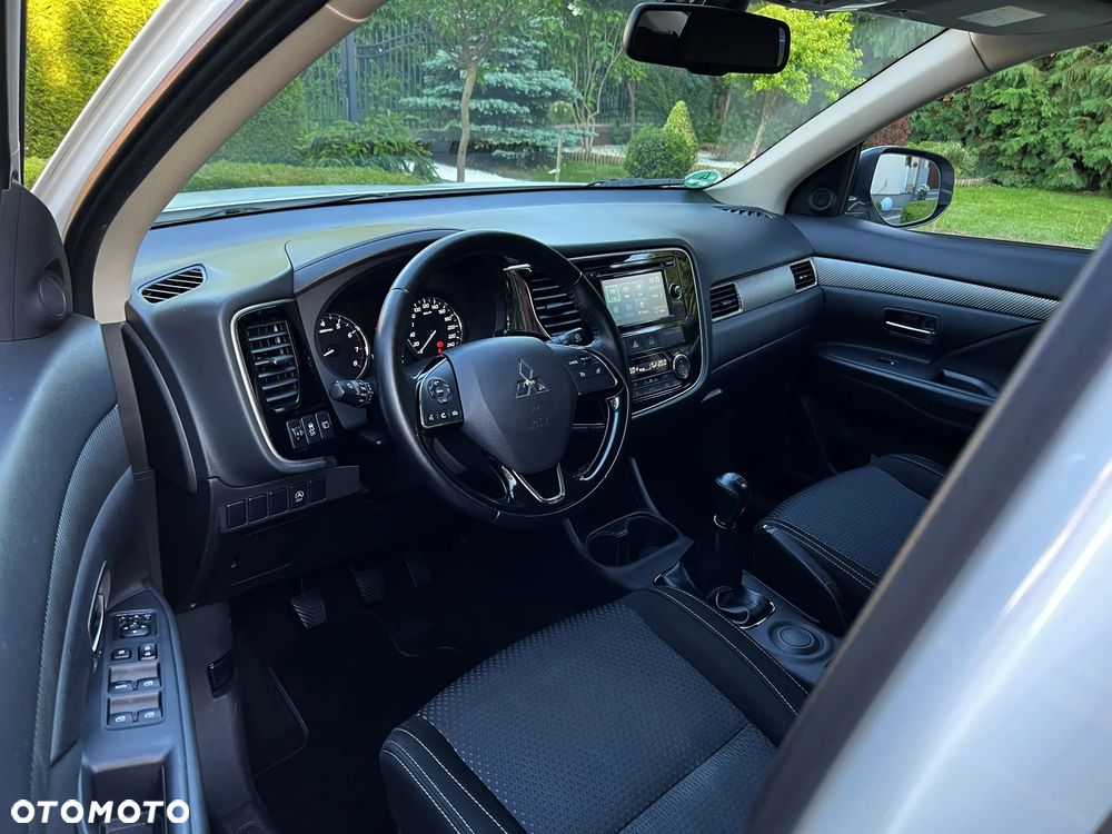 Mitsubishi Outlander 2.0 2WD SUV-Star - 20